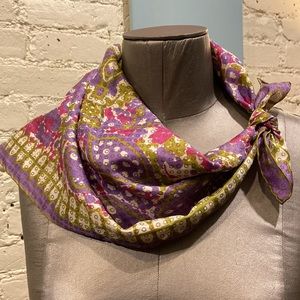 Vintage 70s Vera Neumann square lavender and green floral patterned scarf